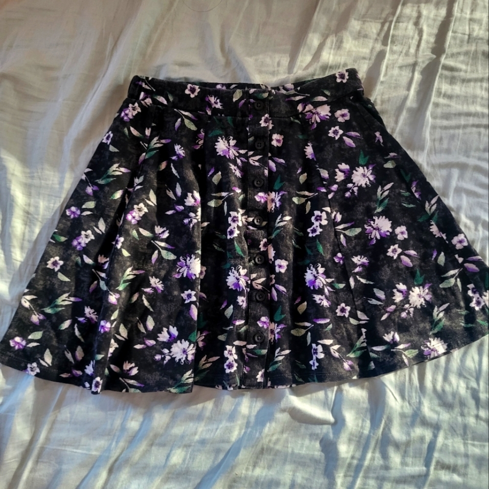 American Eagle - floral skater skirt - S